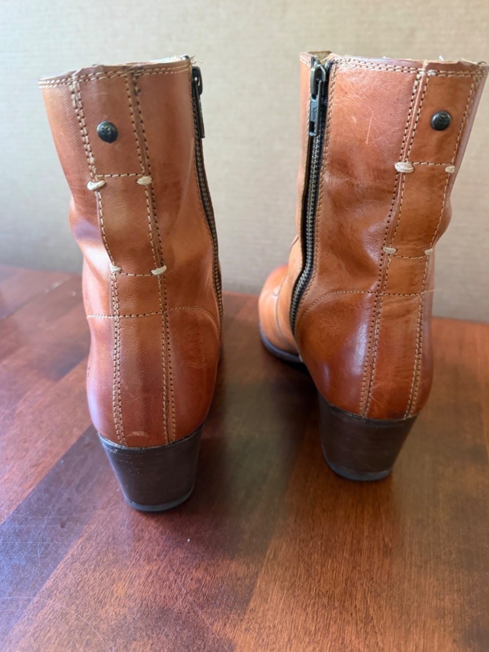 FRYE Courtney Lace Up Ankle Boots 9 - worn twice - Picture 8 of 11
